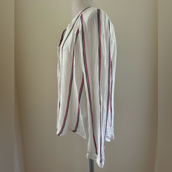 BRAND NEW W/ TAGS White Striped Top - Picture 2 of 7